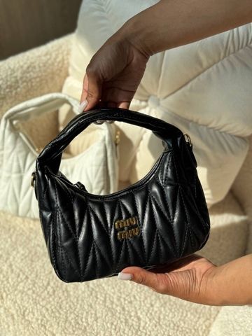 Miu Miu сумка чорна стьобана MERI-BAG-MIU-003 фото